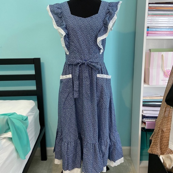 Vintage 1970s floral prairie dress pockets blue and white lace gunne sax style - Picture 3 of 6